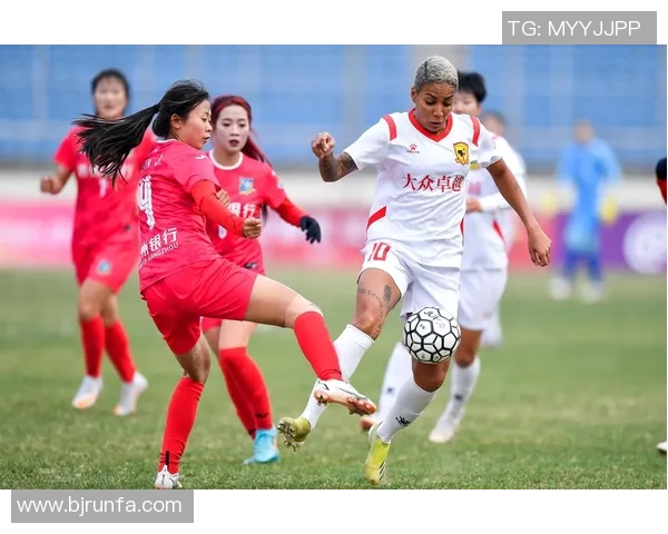 杭州足球队进攻表现分析与得失总结探讨